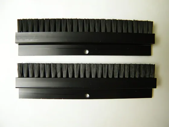 Nessie Vinylmaster Brosses (1 paire)