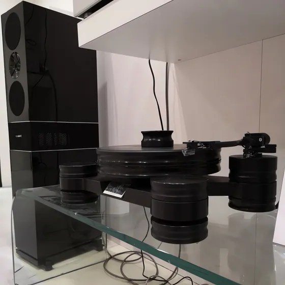 Transrotor, quadral, T+A au showroom de VHS
