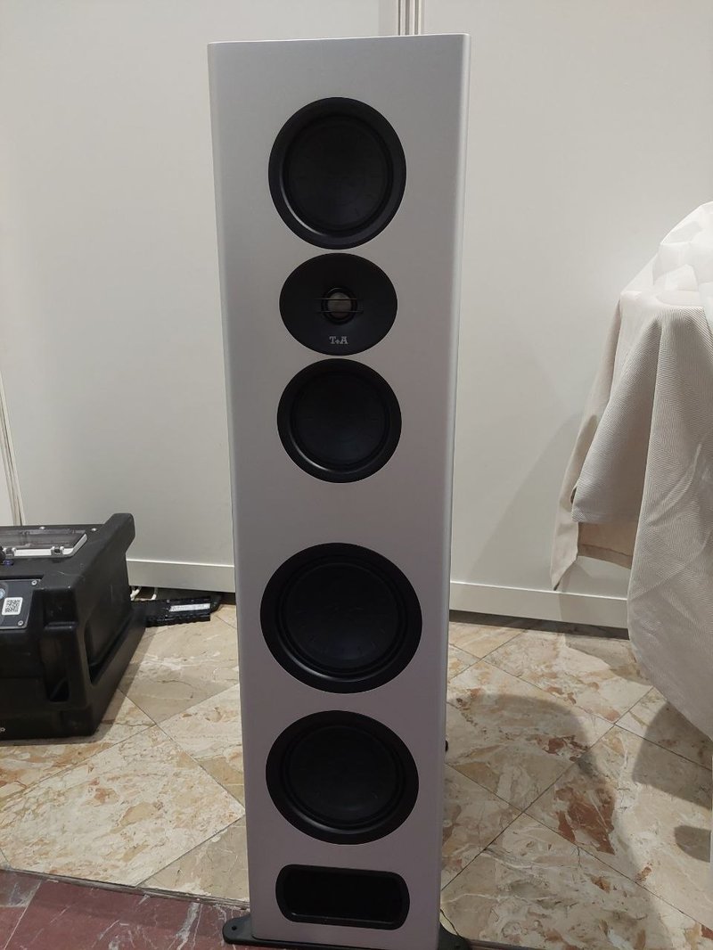 Enceinte colonne T+A Solitaire au PAVS 2025